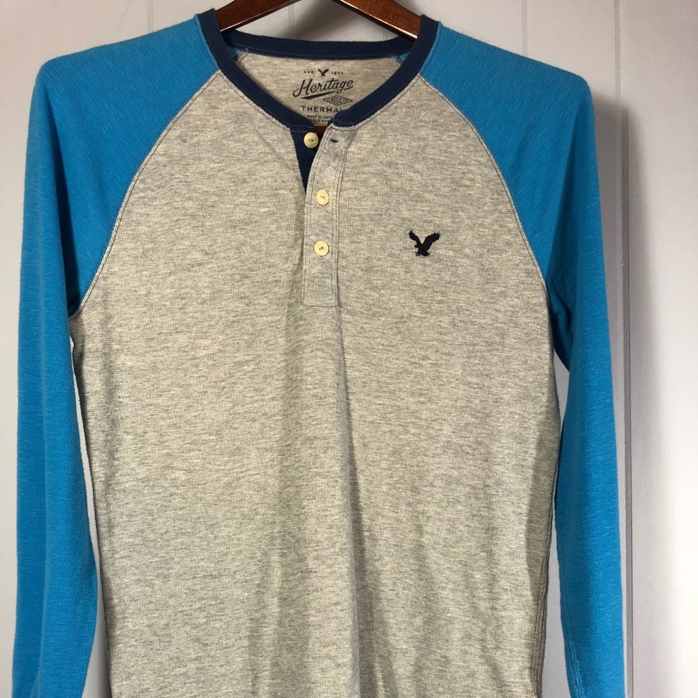American Eagle long sleeve tshirt
